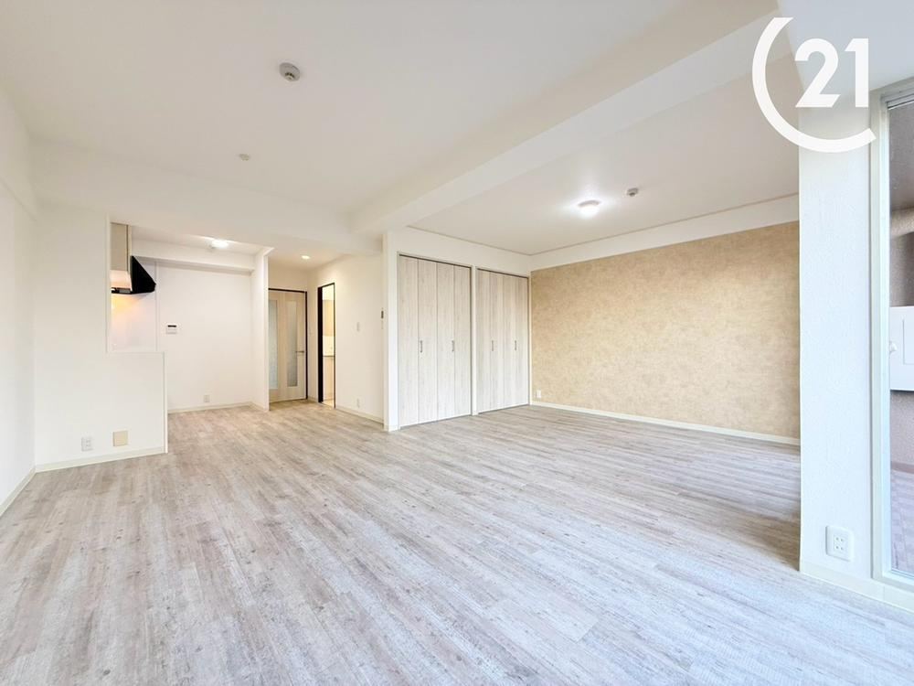 2LDK apartment in Konohana Ward, Osaka - Photo 1