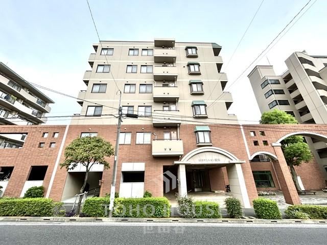 3LDK apartment in Chofu, Tokyo - Photo 1