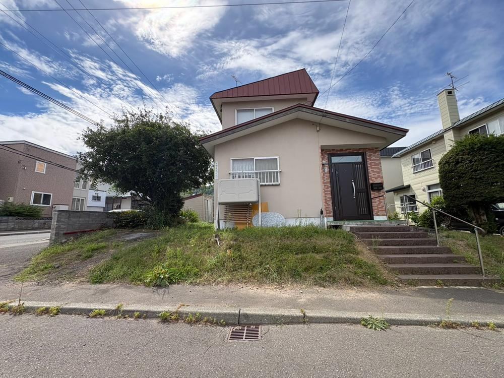 175 m² land in Nishi Ward, Sapporo, Hokkaido - Photo 1