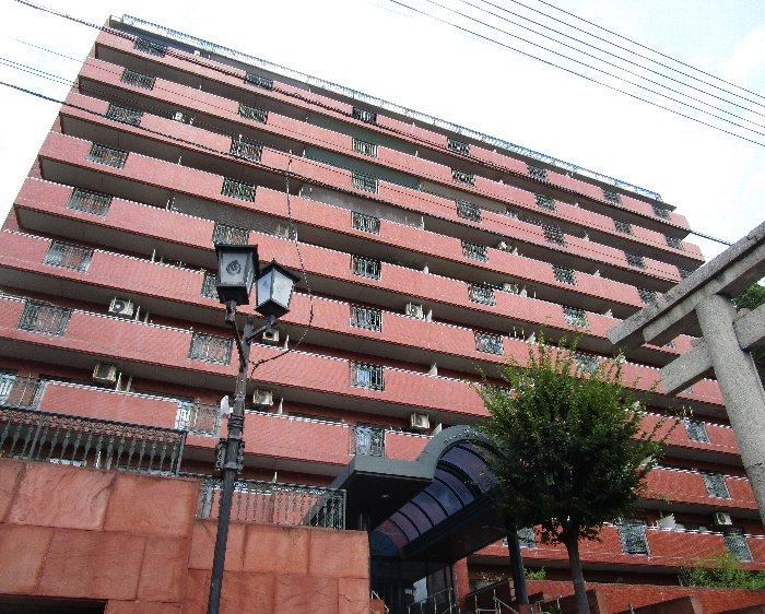 2LDK apartment in Matsuyama, Ehime - Photo 1