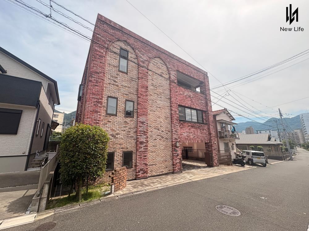 6LDK house in Moji Ward, Kitakyushu, Fukuoka - Photo 1