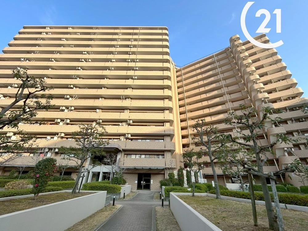 3LDK apartment in Nishiyodogawa Ward, Osaka - Photo 1