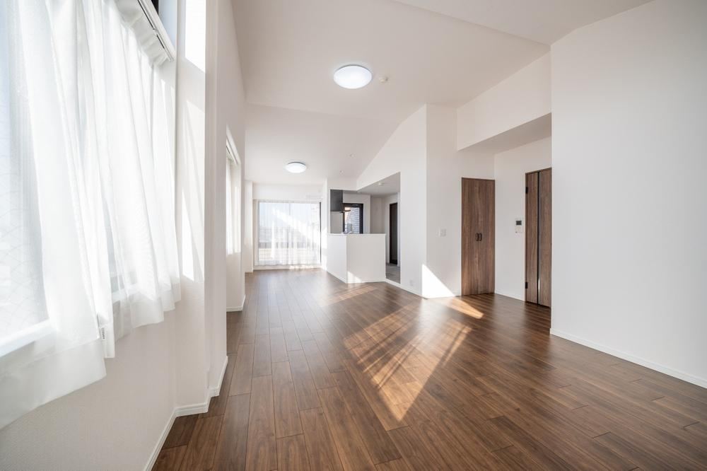 3LDK apartment in Higashinada Ward, Kobe, Hyogo - Photo 1