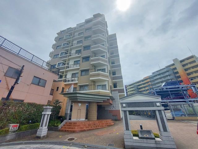 4LDK apartment in Minami Ward, Saitama - Photo 1