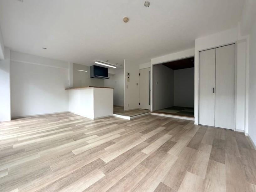 3LDK apartment in Hiratsuka, Kanagawa - Photo 1