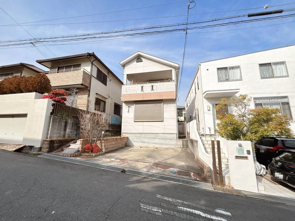 4LDK house in Osakasayama, Osaka - Photo 1
