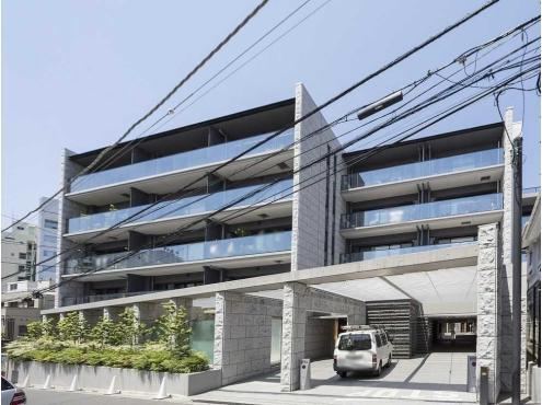 3LDK+S apartment in Shibuya Ward, Tokyo - Photo 1