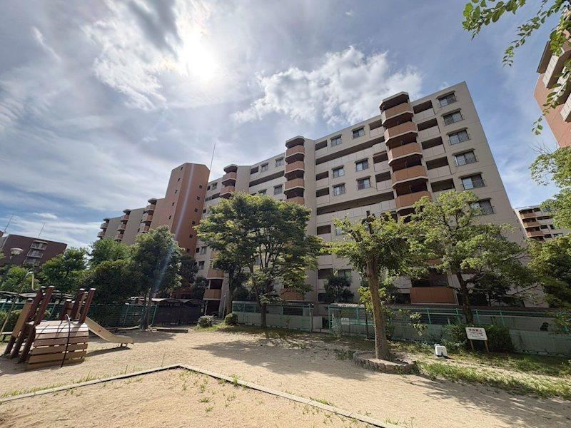 2LDK apartment in Ibaraki, Osaka - Photo 1