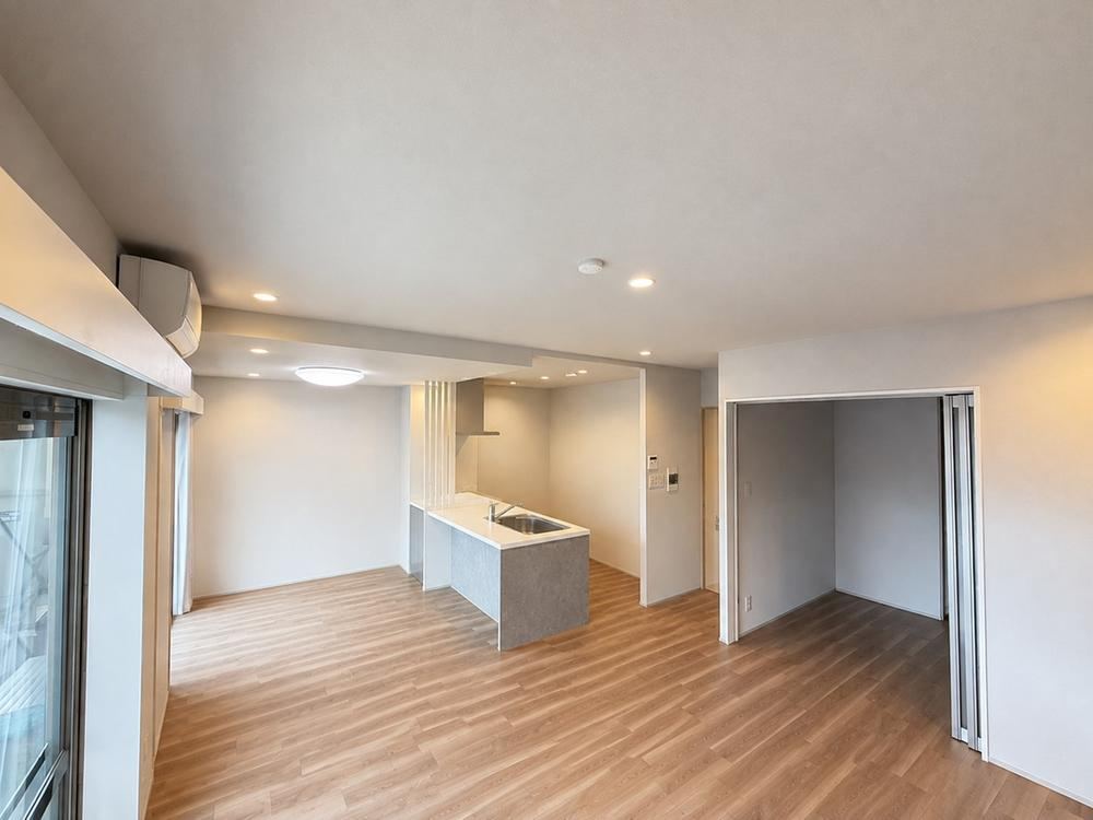 2LDK+S apartment in Kita Ward, Osaka - Photo 1