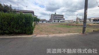 plot of land in Hashima District