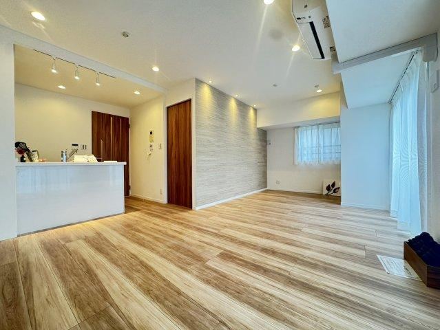 2LDK+S apartment in Taito Ward, Tokyo - Photo 1