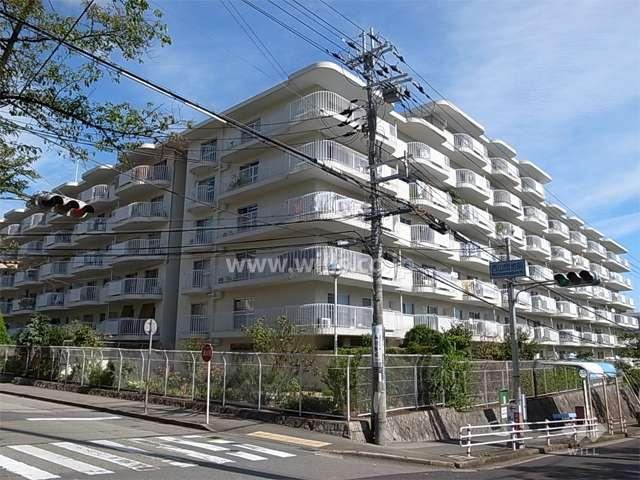 3LDK apartment in Takarazuka, Hyogo - Photo 1