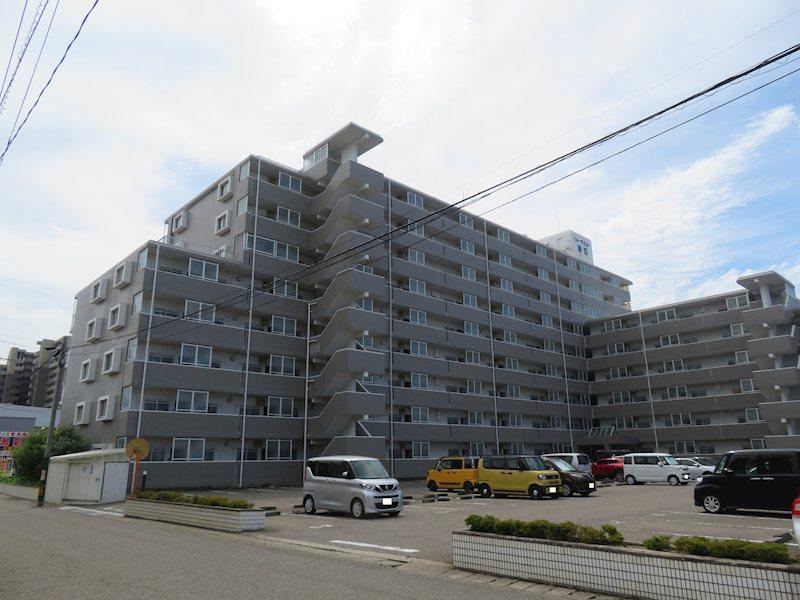4LDK apartment in Chuo Ward, Niigata - Photo 1