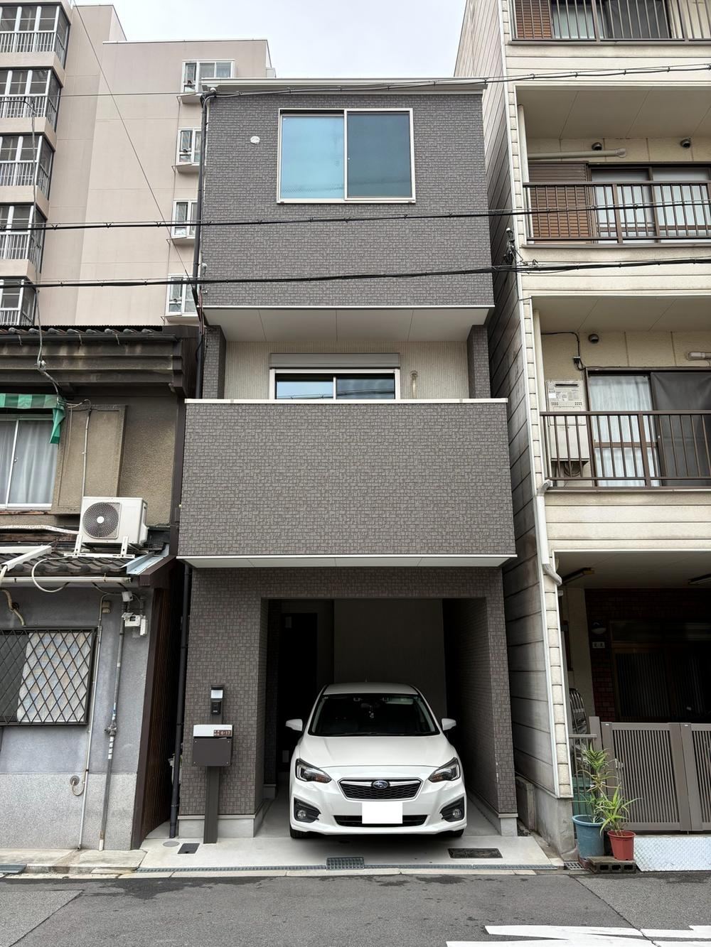 3LDK+S house in Nishi Ward, Osaka - Photo 1