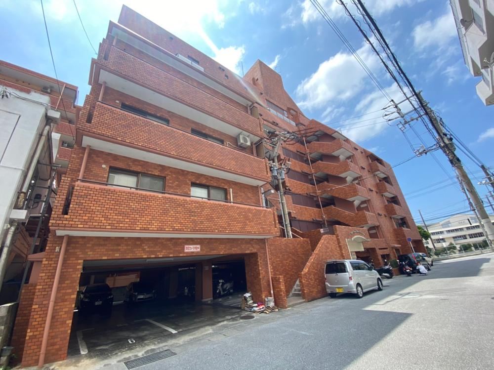 2LDK apartment in Naha, Okinawa - Photo 1