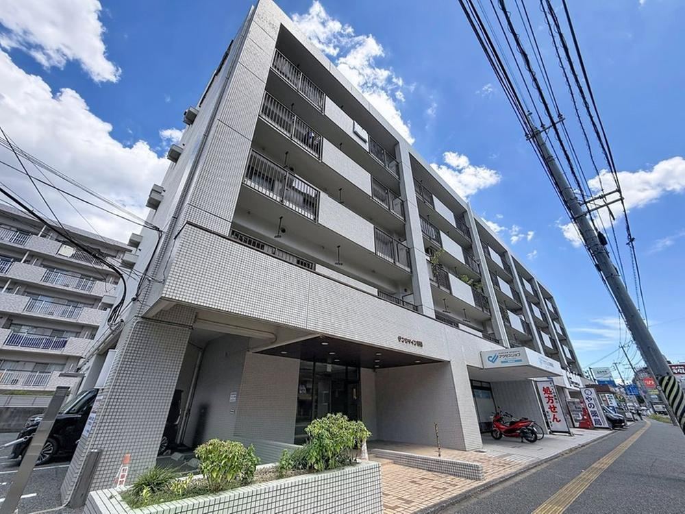 2LDK+S apartment in Minami Ward, Fukuoka - Photo 1