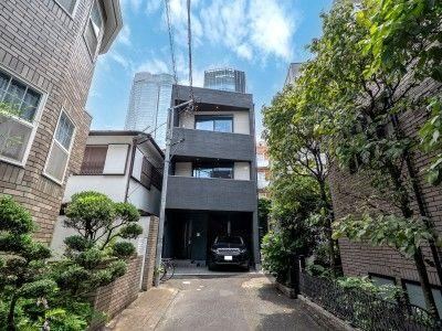 2LDK house in Minato Ward, Tokyo - Photo 1