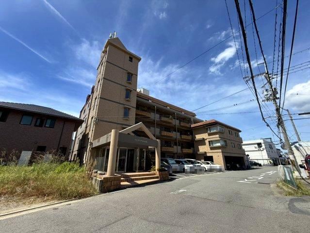 3DK apartment in Wakayama, Wakayama - Photo 1