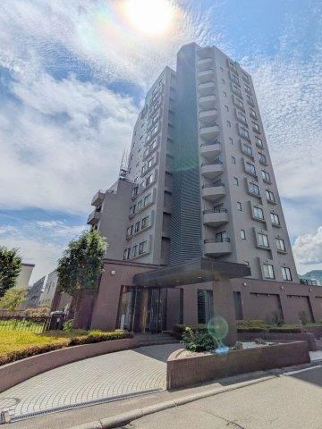 4LDK apartment in Chuo Ward, Sapporo, Hokkaido - Photo 1