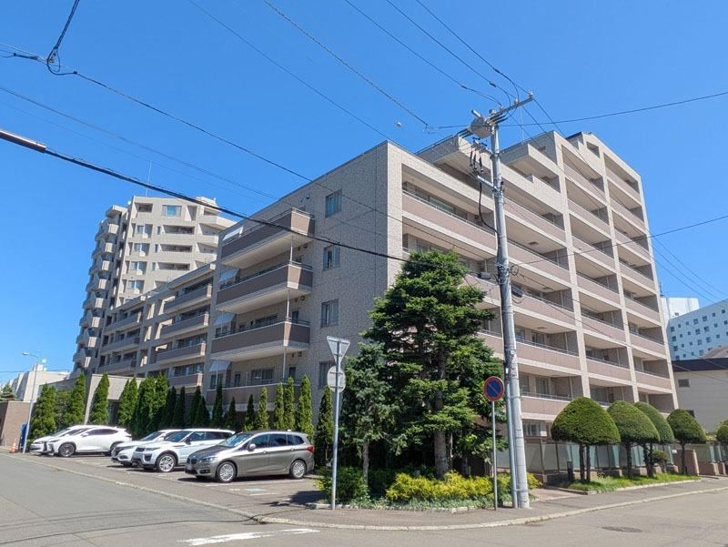 2LDK apartment in Chuo Ward, Sapporo, Hokkaido - Photo 1
