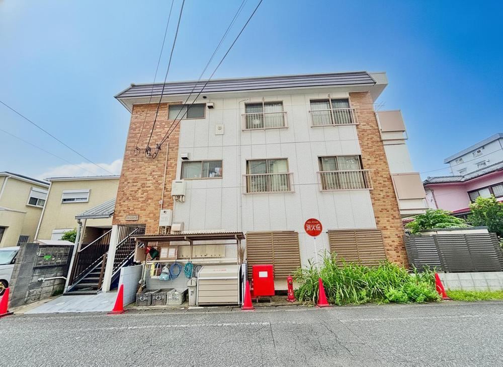 3DK apartment in Hamura, Tokyo - Photo 1