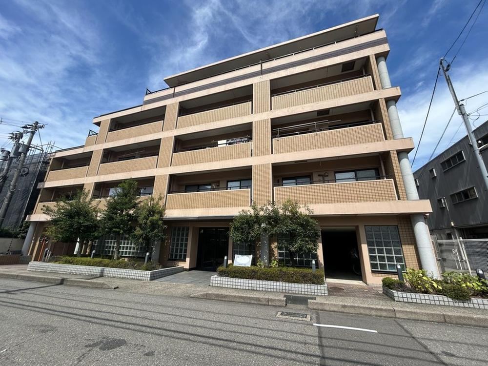 3LDK apartment in Kanazawa, Ishikawa - Photo 1