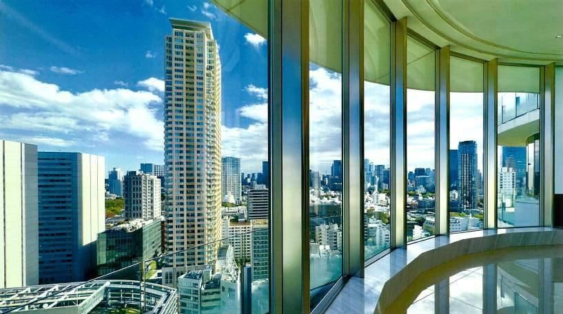 2LDK apartment in Minato Ward, Tokyo - Photo 1