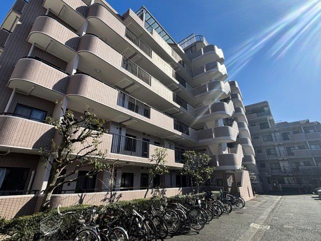 3LDK apartment in Itabashi Ward, Tokyo - Photo 1