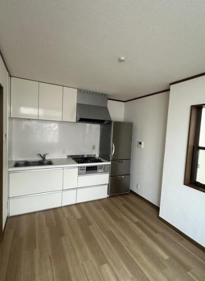 3DK house in Higashinada Ward, Kobe, Hyogo - Photo 1