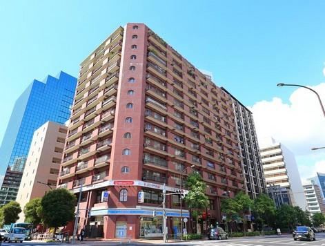 studio apartment in Minato Ward, Tokyo - Photo 1