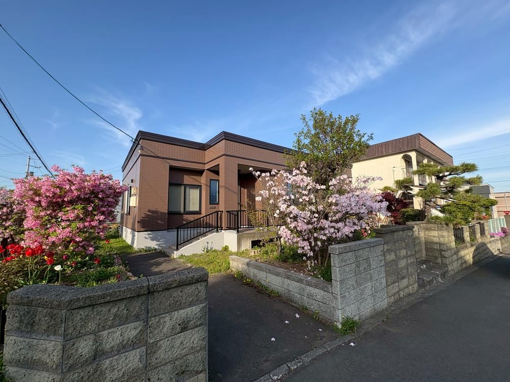 3LDK house in Toyohira Ward, Sapporo, Hokkaido - Photo 1
