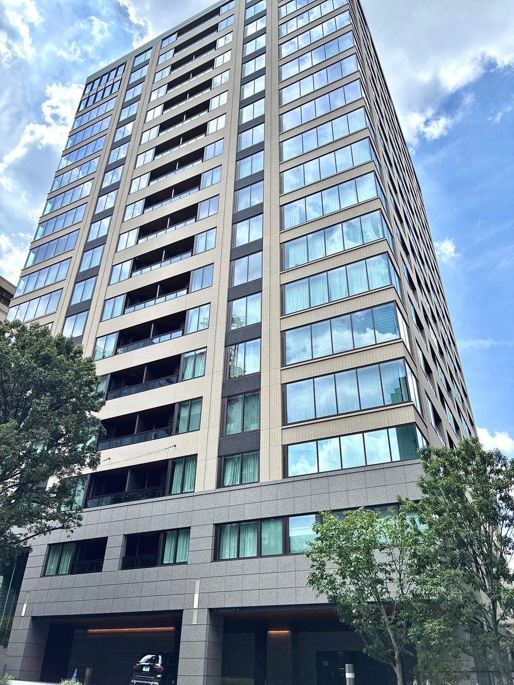 2LDK apartment in Chiyoda Ward, Tokyo - Photo 1