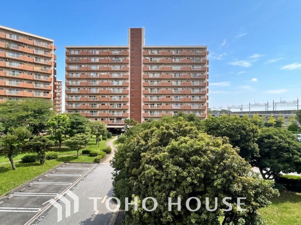 2LDK apartment in Urayasu, Chiba - Photo 1