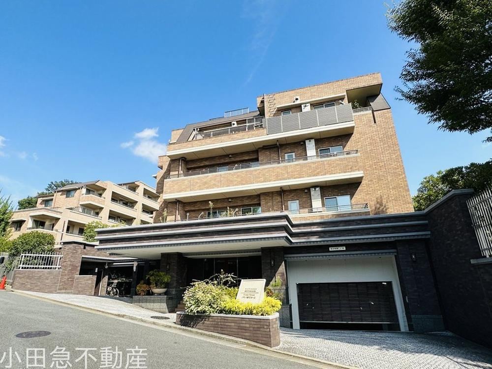4LDK apartment in Asao Ward, Kawasaki, Kanagawa - Photo 1