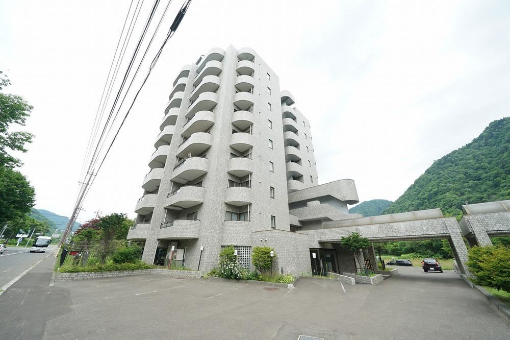 2LDK apartment in Minami Ward, Sapporo, Hokkaido - photo 4