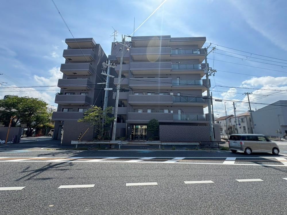 2LDK apartment in Takaishi, Osaka - Photo 1