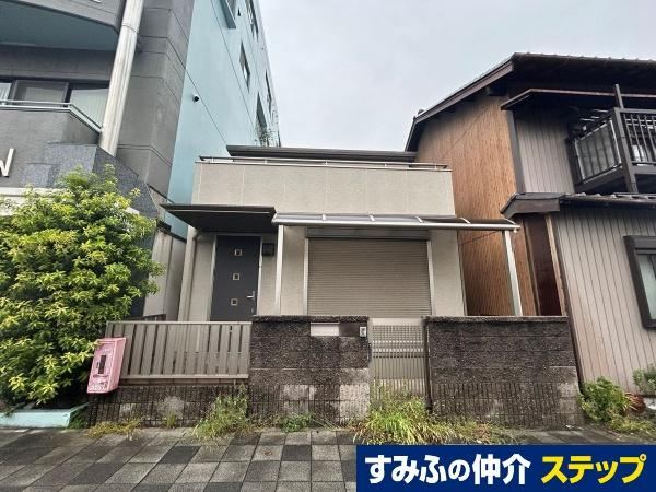 4LDK house in Ichinomiya, Aichi - Photo 1