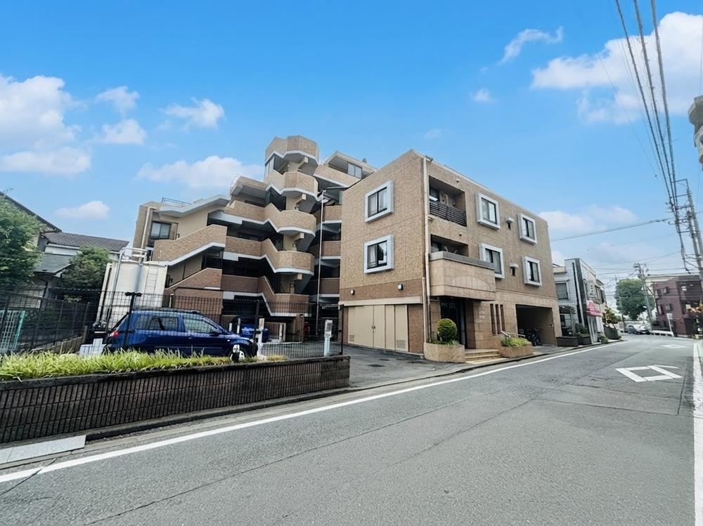 4LDK apartment in Tokorozawa, Saitama - Photo 1