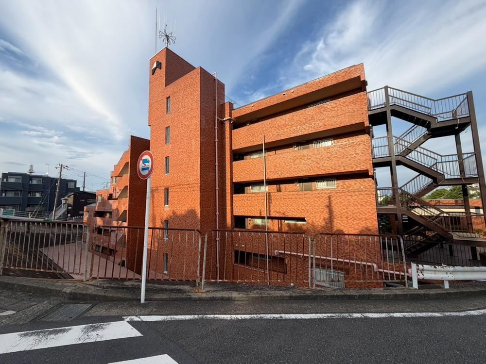 3LDK apartment in Kanagawa Ward, Yokohama, Kanagawa - Photo 1