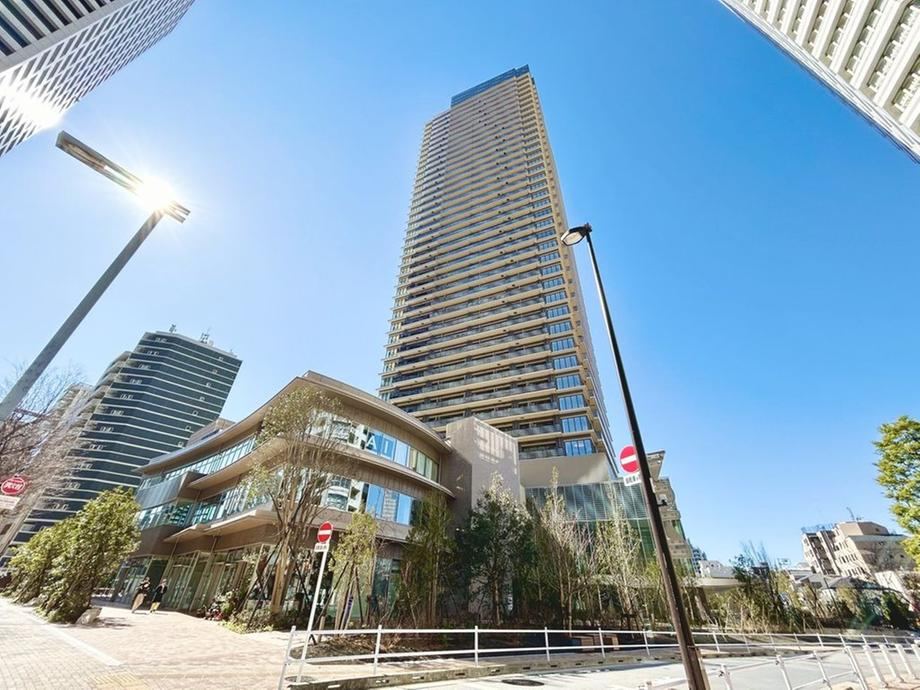 3LDK apartment in Shinjuku Ward, Tokyo - Photo 1