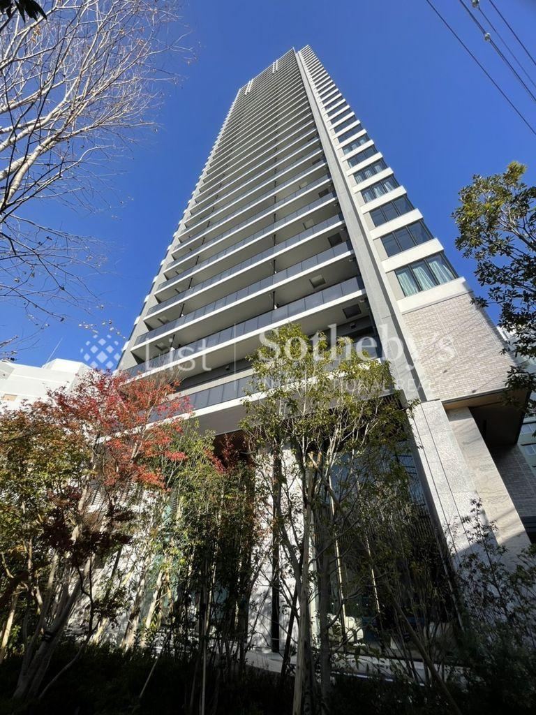 2LDK apartment in Kita Ward, Osaka - Photo 1