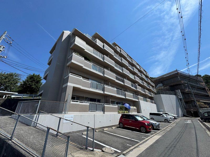 4LDK apartment in Higashi Ward, Hiroshima - Photo 1