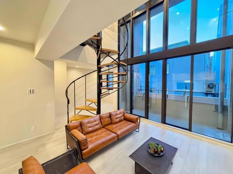 2LDK apartment in Chuo Ward, Kobe, Hyogo - Photo 1
