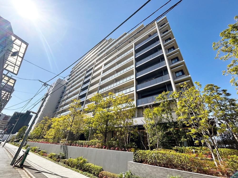 3LDK+S apartment in Koto Ward, Tokyo - Photo 1