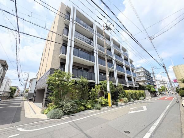 2LDK apartment in Ota Ward, Tokyo - Photo 1