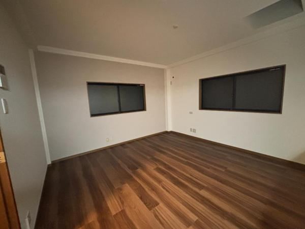 4LDK house in Yodogawa Ward, Osaka - Photo 1