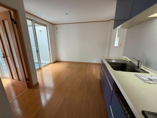 4LDK house in Yodogawa Ward, Osaka - Photo 1
