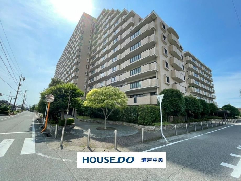 4LDK apartment in Owariasahi, Aichi - Photo 1
