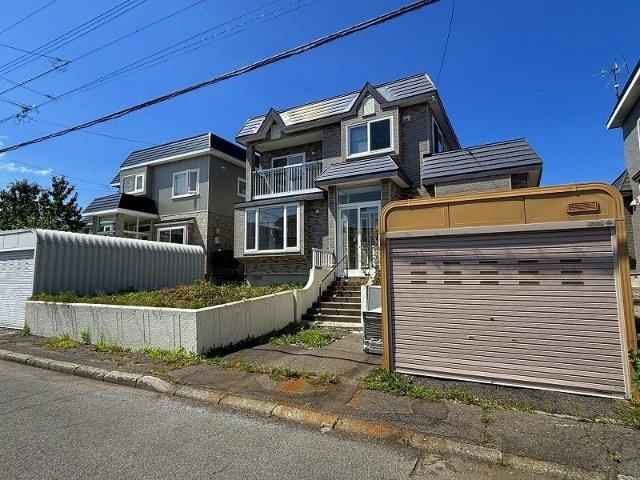 4LDK house in Ebetsu, Hokkaido - Photo 1