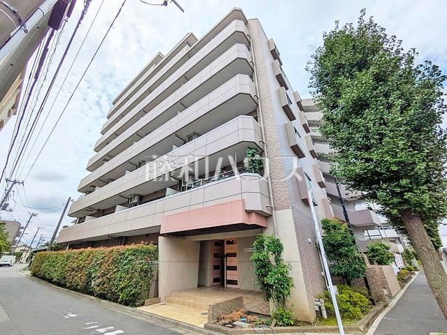 2LDK+S apartment in Fuchu, Tokyo - Photo 1